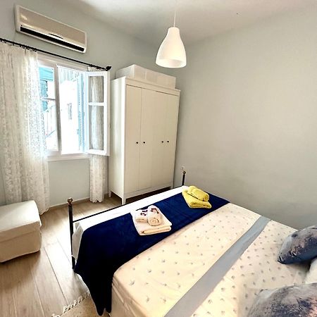 Cozy House With Backyard At Iraklio Attikis Appartement Athene Buitenkant foto
