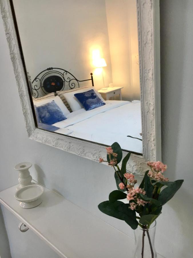 Cozy House With Backyard At Iraklio Attikis Appartement Athene Buitenkant foto